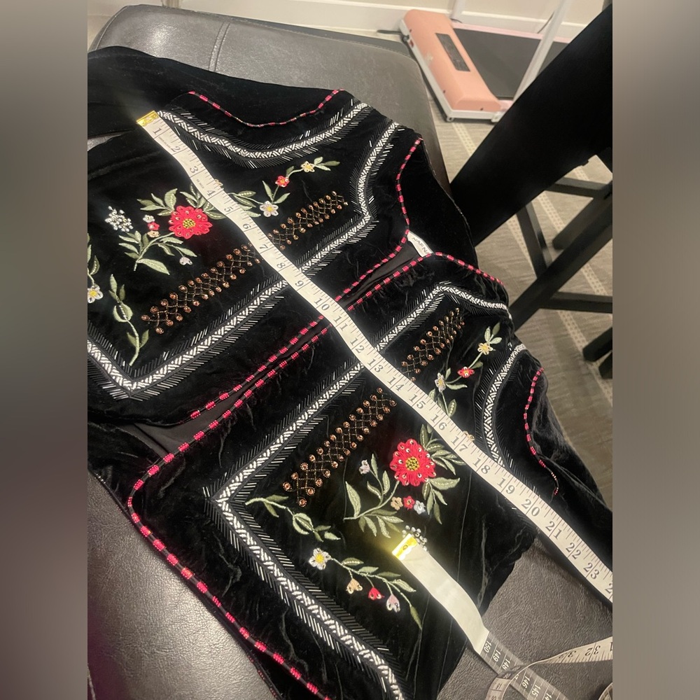 Rare NafNaf Naf Naf Size 40 beaded Embroidered Black velvet Jacket - Picture 7 of 8